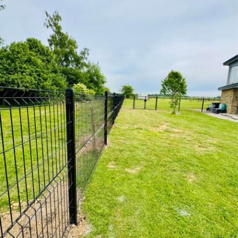 Pose de clôtures grillages par Tanghe Espace Vert